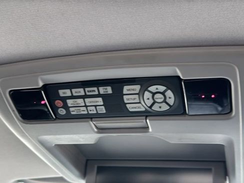Used 2016 Honda Pilot Touring image 30