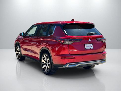 Used 2025 Mitsubishi Outlander SE FWD image 7