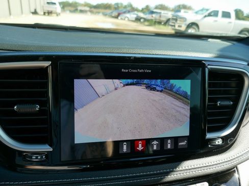 New 2026 Chrysler Pacifica Select image 24