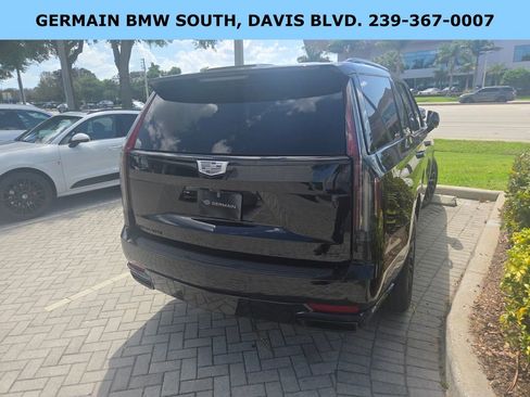 Used 2023 Cadillac Escalade Sport Platinum w/ LPO, ONYX Package image 17