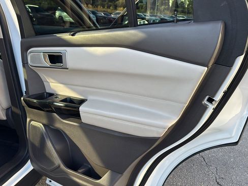 Used 2021 Ford Explorer Platinum w/ Equipment Group 601A image 13