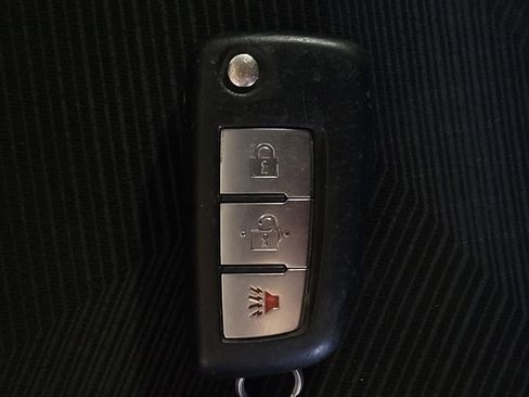 Used 2016 Nissan Rogue S AWD/4WD image 32