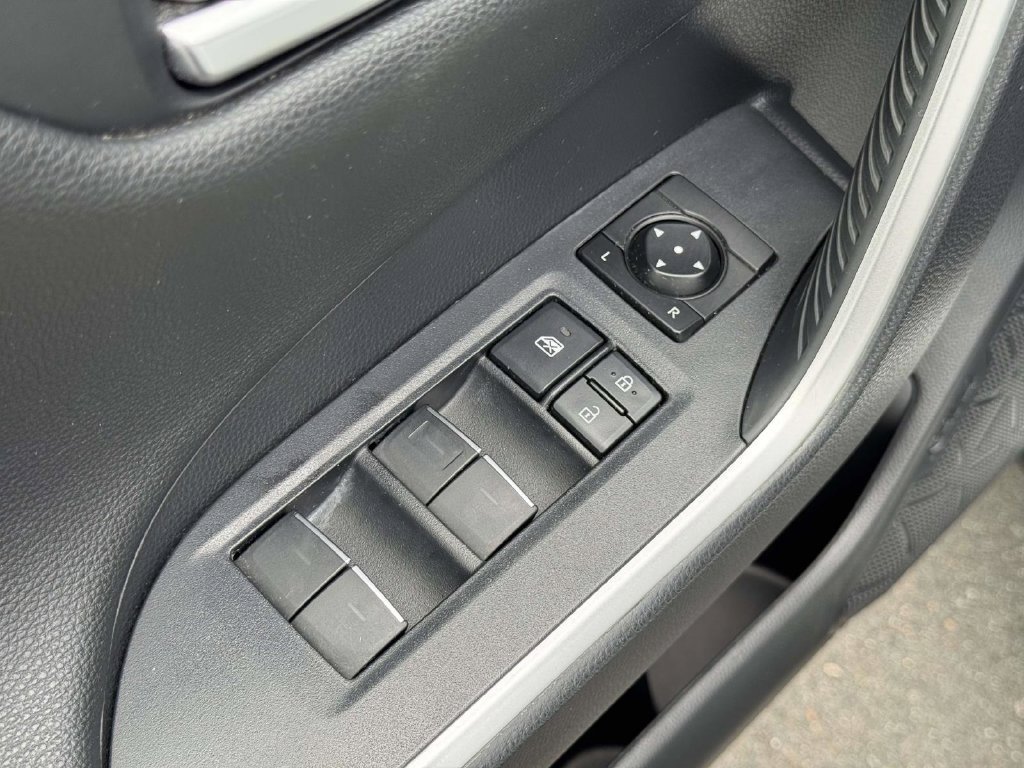 Used 2023 Toyota RAV4 XSE w/ XSE Grade Weather Package AWD/4WD image 18