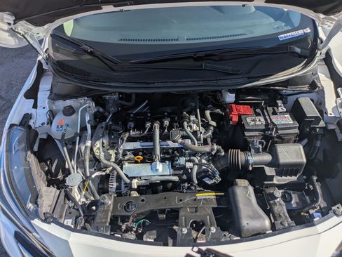 Used 2025 Nissan Versa S w/ Trunk Package FWD image 32