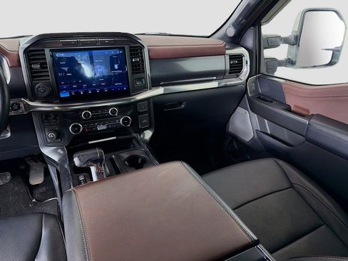 Used 2022 Ford F150 Lariat image 26