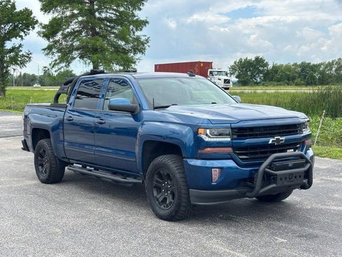 Used 2018 Chevrolet Silverado 1500 LT w/ All Star Edition AWD/4WD image 3