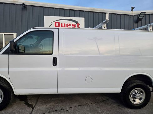 Used 2018 Chevrolet Express 2500 w/ Driver Convenience Package image 3