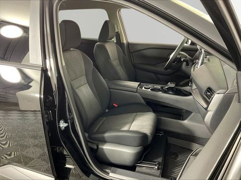 Certified 2026 Nissan Rogue SV AWD/4WD image 28