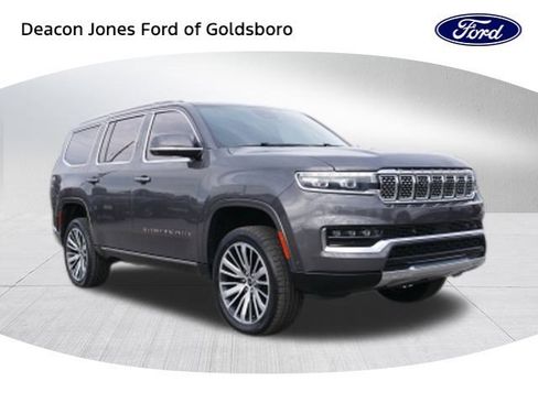 Used 2022 Jeep Grand Wagoneer Series III image 9