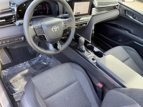 Certified 2025 Toyota Camry LE image 19