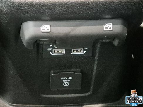 Used 2025 Jeep Wrangler Unlimited Sahara AWD/4WD image 25