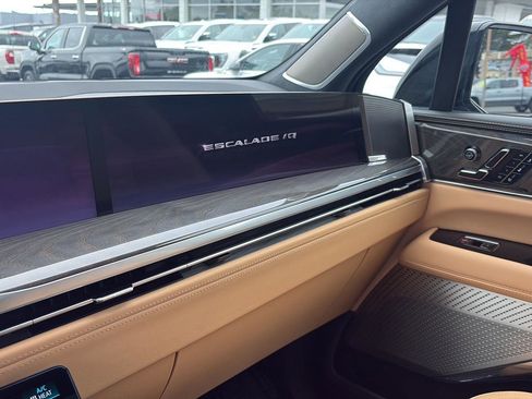 Used 2025 Cadillac Escalade IQ Sport 2 AWD/4WD image 21