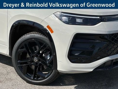 New 2026 Volkswagen Tiguan SE R-Line AWD/4WD image 10