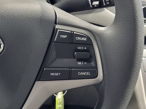 Used 2018 Hyundai Elantra SE w/ Cargo Package FWD image 28