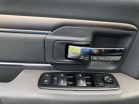 Used 2015 RAM 2500 SLT image 24