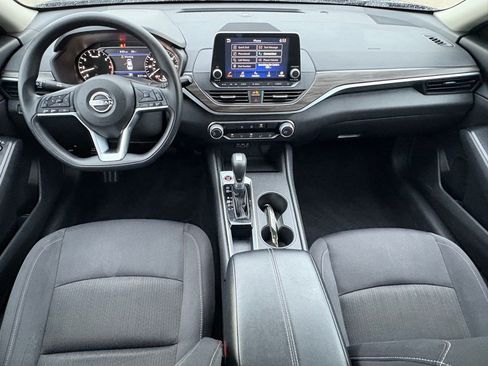 Certified 2025 Nissan Altima 2.5 SV FWD image 14