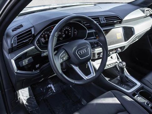Used 2025 Audi Q3 2.0T Premium image 10