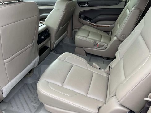 Used 2017 Chevrolet Suburban Premier AWD/4WD image 19