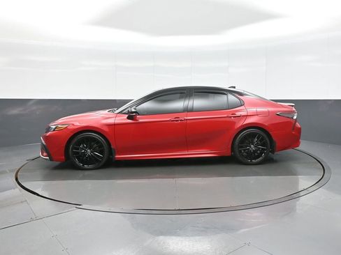 Used 2022 Toyota Camry XSE image 4