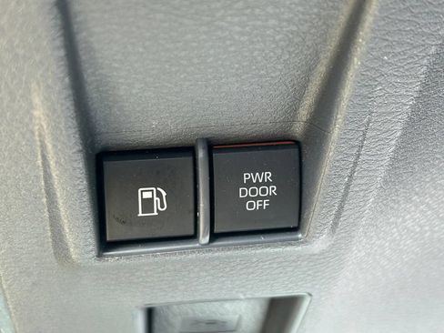 Certified 2023 Toyota Sienna XLE w/ XLE Plus Package FWD image 25