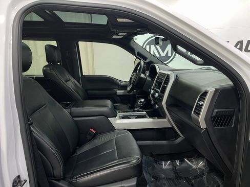 Used 2018 Ford F150 Lariat w/ Equipment Group 502A Luxury image 33