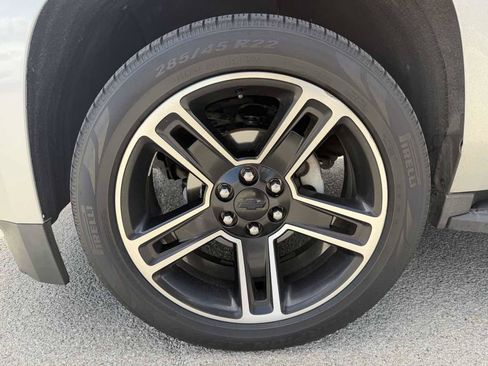 Used 2018 Chevrolet Suburban LT AWD/4WD image 4