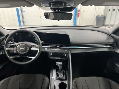 Used 2024 Hyundai Elantra SEL FWD image 10