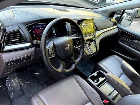 Used 2023 Honda Odyssey Touring image 17