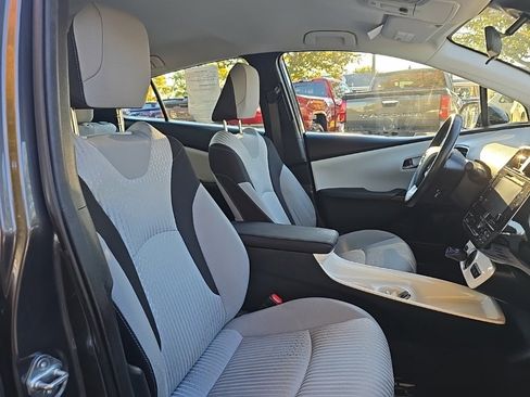 Certified 2018 Toyota Prius Prime Plus image 12