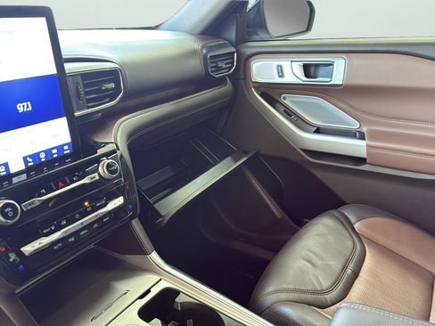 Used 2022 Ford Explorer King Ranch w/ Premium Technology Package image 20