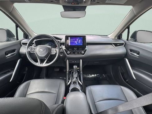 Used 2023 Toyota Corolla Cross XLE FWD image 12