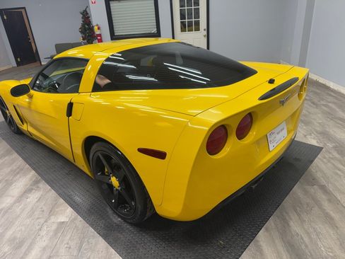 Used 2007 Chevrolet Corvette Coupe w/ Preferred Equipment Group RWD image 15