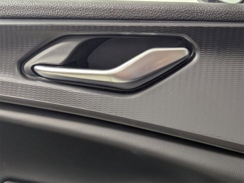 New 2025 Jeep Grand Cherokee Altitude image 15