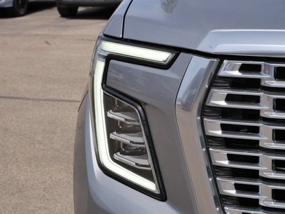 Used 2025 GMC Yukon Denali w/ Sun & Power Step Package