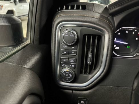 Certified 2023 GMC Sierra 3500 AT4 image 21