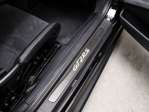 Certified 2018 Porsche 911 GT2 RS RWD image 35