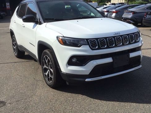 Used 2025 Jeep Compass Limited AWD/4WD image 1