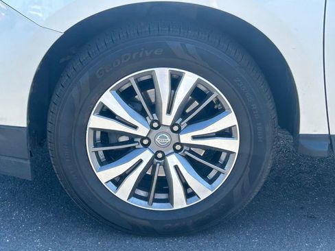 Used 2020 Nissan Pathfinder SL AWD/4WD image 13