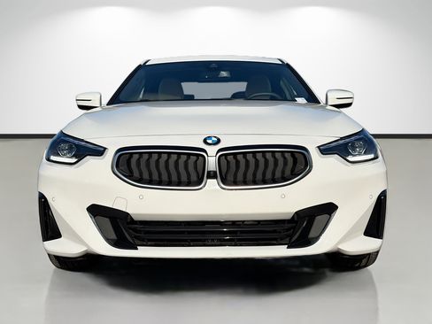 Used 2025 BMW 230i Coupe w/ Convenience Package image 8