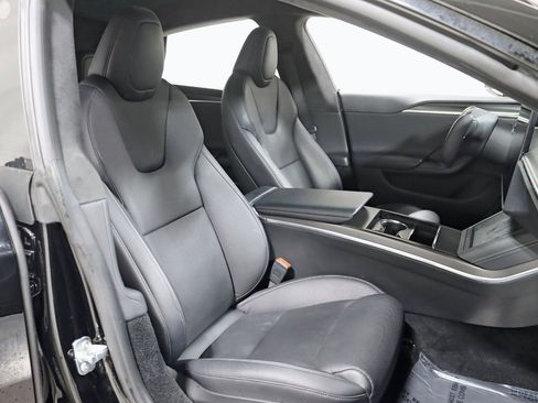 Used 2022 Tesla Model S Plaid image 31