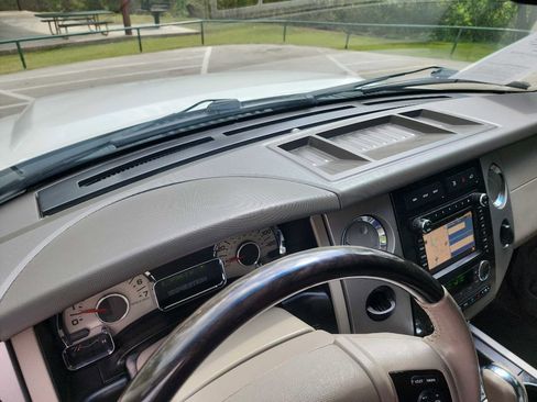 Used 2013 Ford Expedition Limited image 21