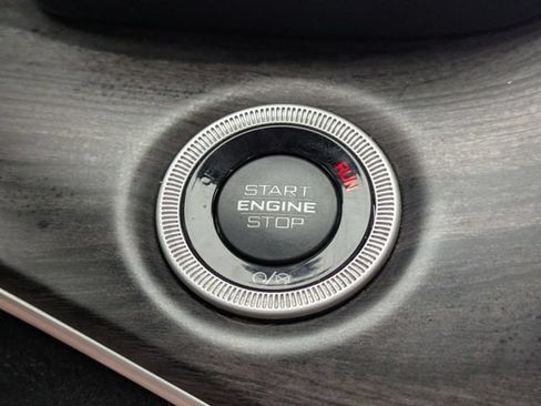 Used 2023 Jeep Grand Cherokee Limited AWD/4WD image 23
