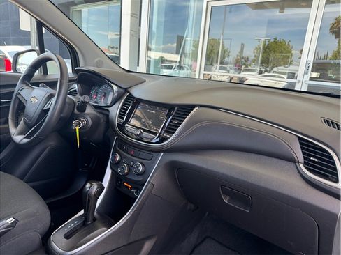Used 2019 Chevrolet Trax LS FWD image 19