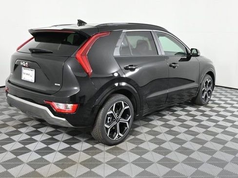 New 2025 Kia Niro EX Touring image 4