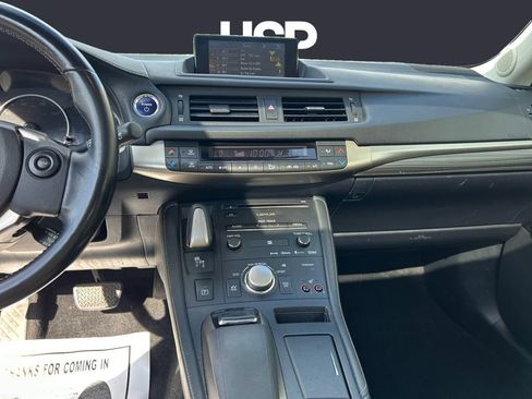 Used 2016 Lexus CT 200h w/ Navigation Package FWD image 11