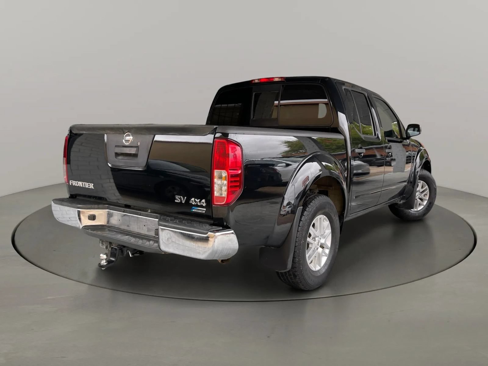 Used 2019 Nissan Frontier SV AWD/4WD image 2
