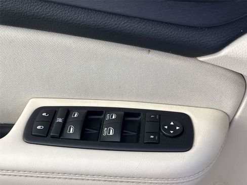 Used 2016 Chrysler 200 Limited FWD image 21