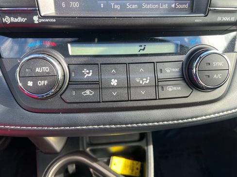 Used 2018 Toyota RAV4 XLE AWD/4WD image 22