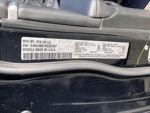 Certified 2024 Jeep Grand Cherokee Limited image 28