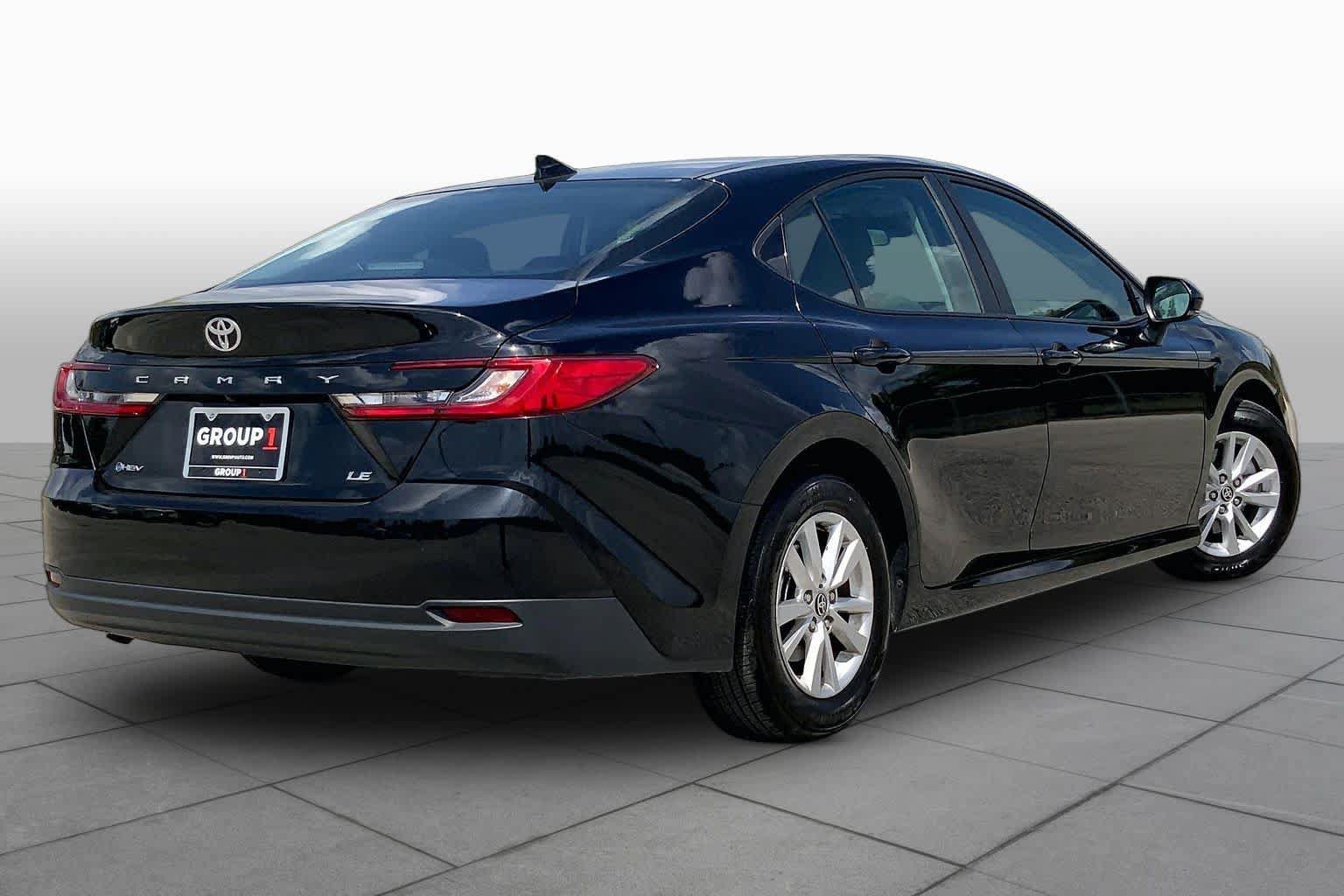 Used 2025 Toyota Camry LE FWD image 13